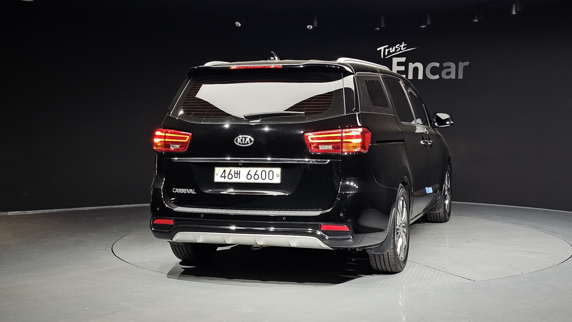 KIA CARNIVAL 2019