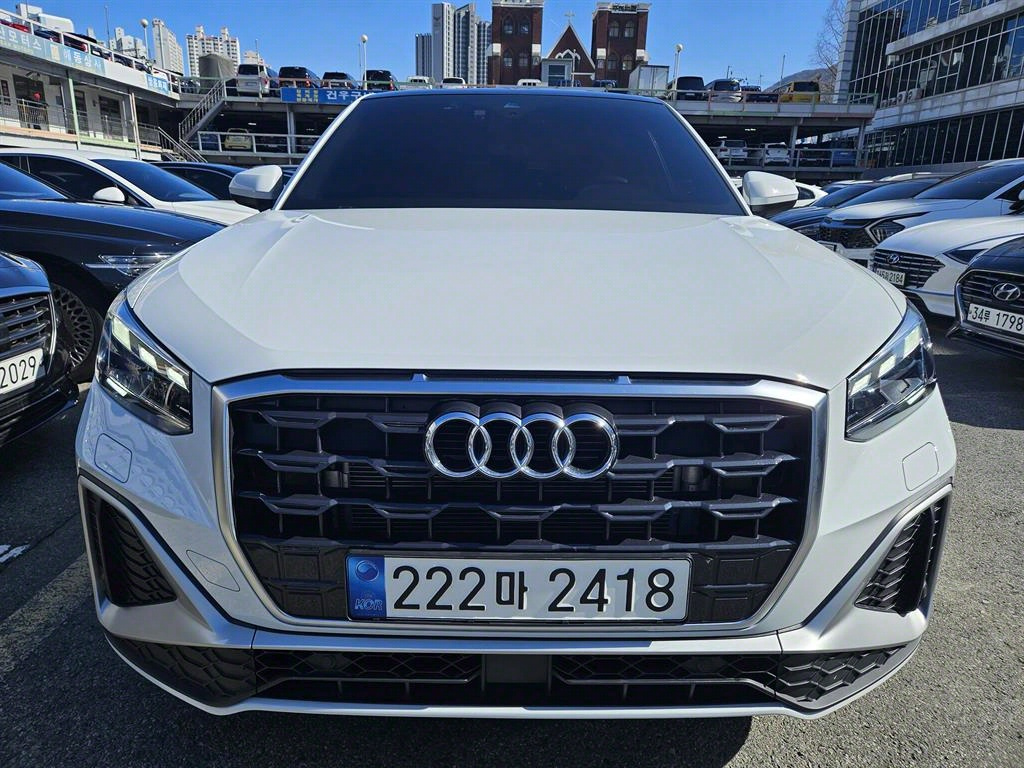 AUDI Q2