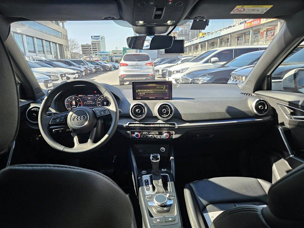 AUDI Q2