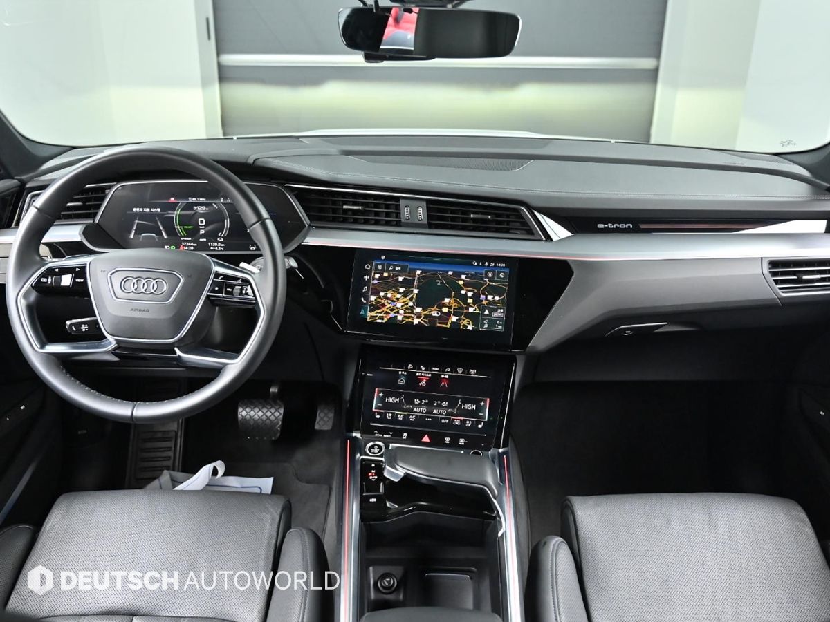 AUDI E-TRON