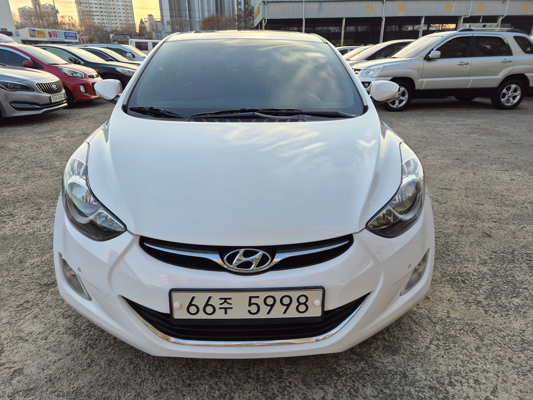 HYUNDAI AVANTE MD 2012