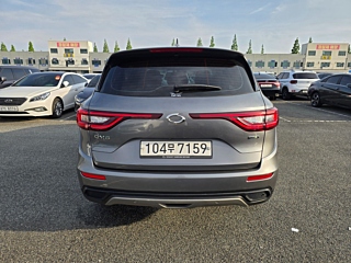 SAMSUNG QM6 2019
