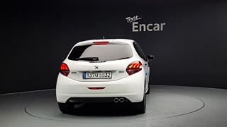 PEUGEOT 208 2017