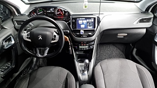 PEUGEOT 208 2017