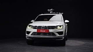 VOLKSWAGEN TOUAREG 2016