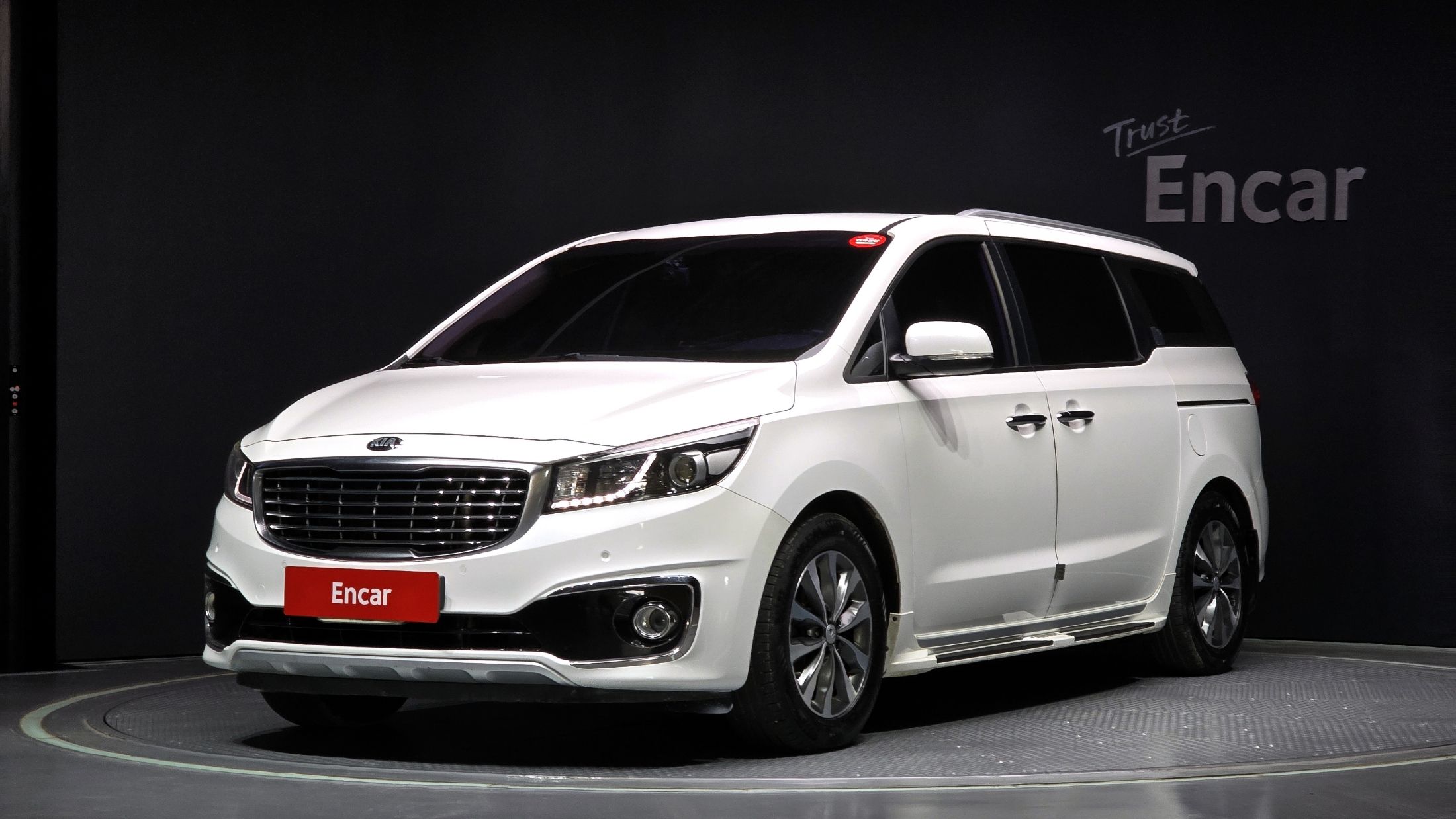 KIA CARNIVAL 2016