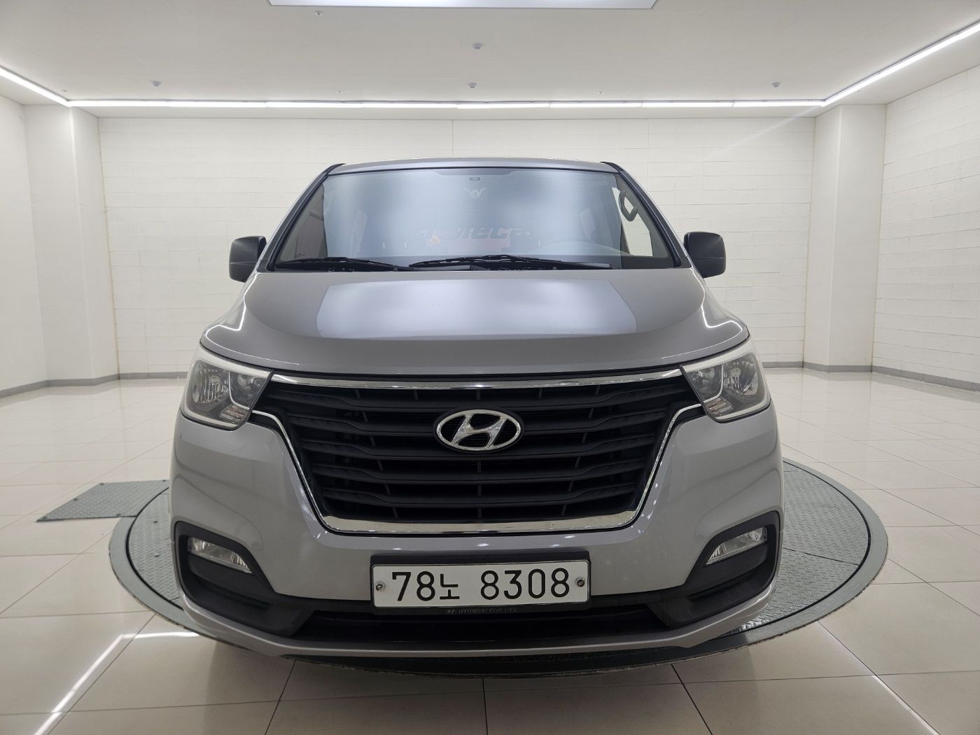 HYUNDAI STAREX GRAND