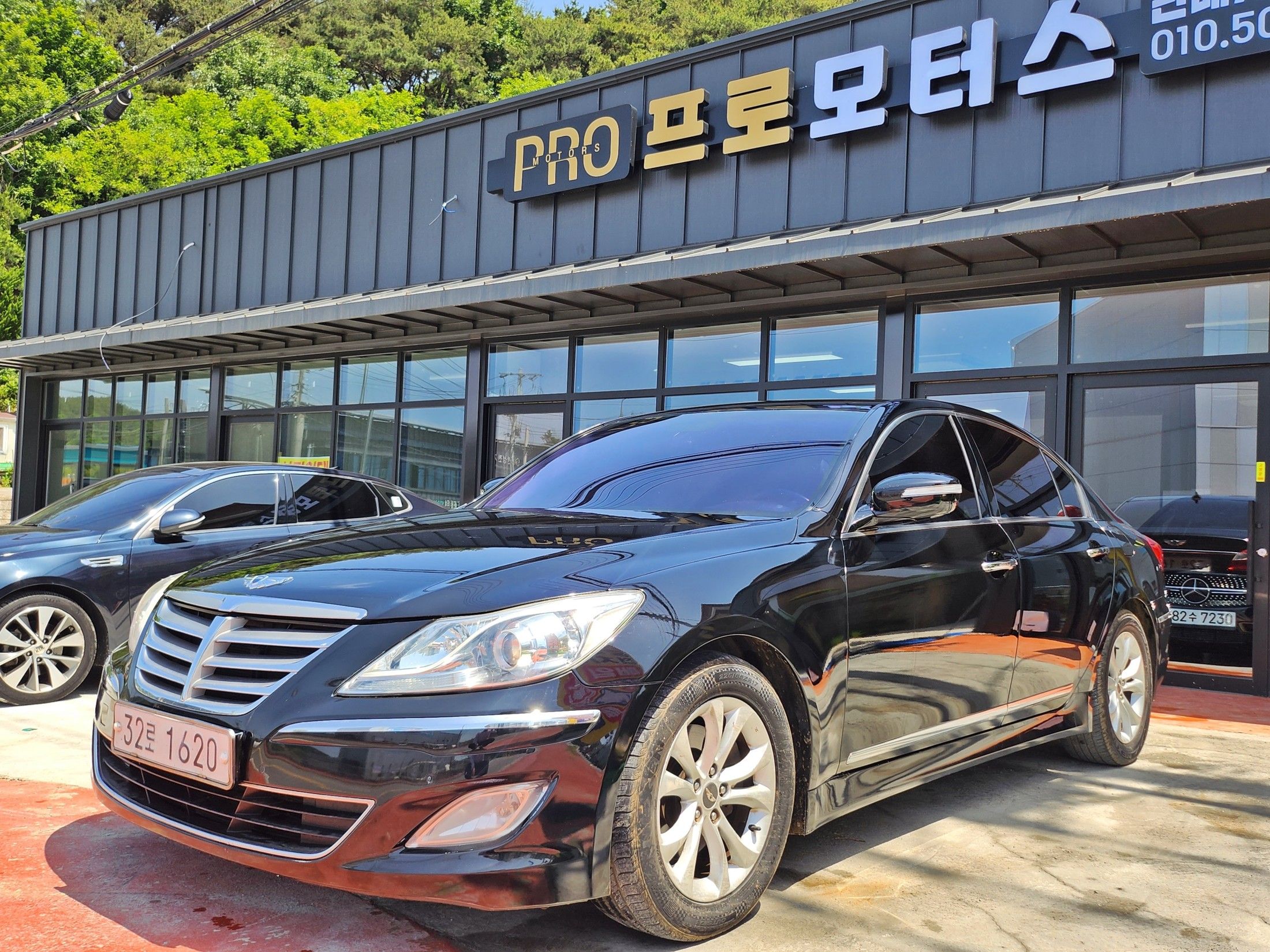 HYUNDAI GENESIS 2013