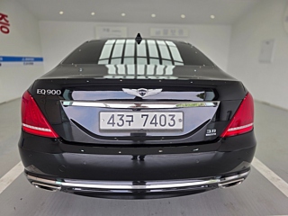 GENESIS EQ900 2018