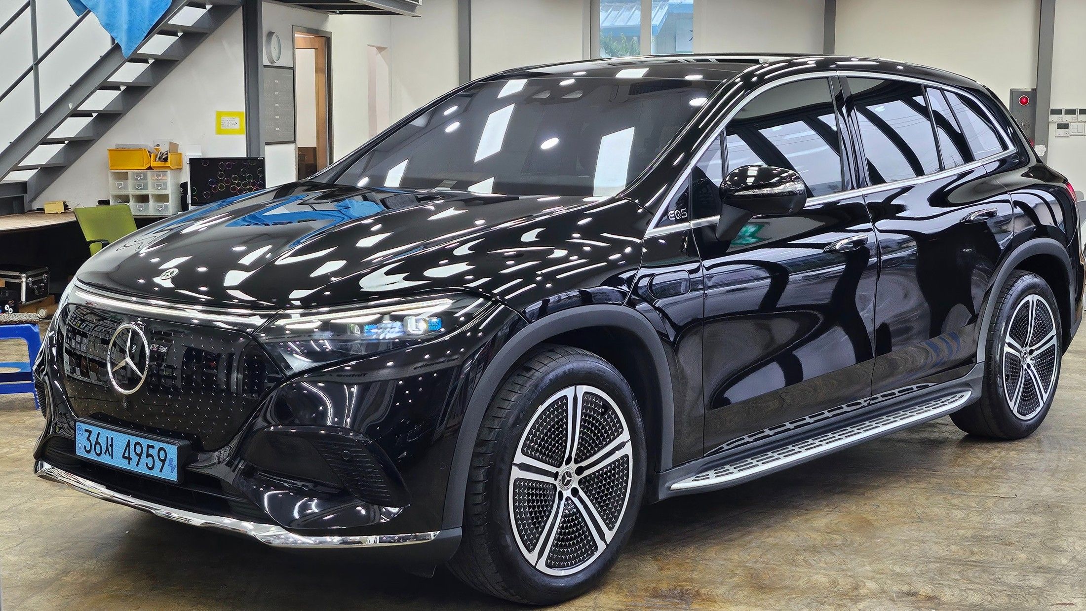 MERCEDES BENZ EQS SUV X296 2023