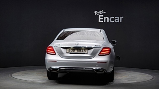MERCEDES BENZ E-CLASS W213 2017