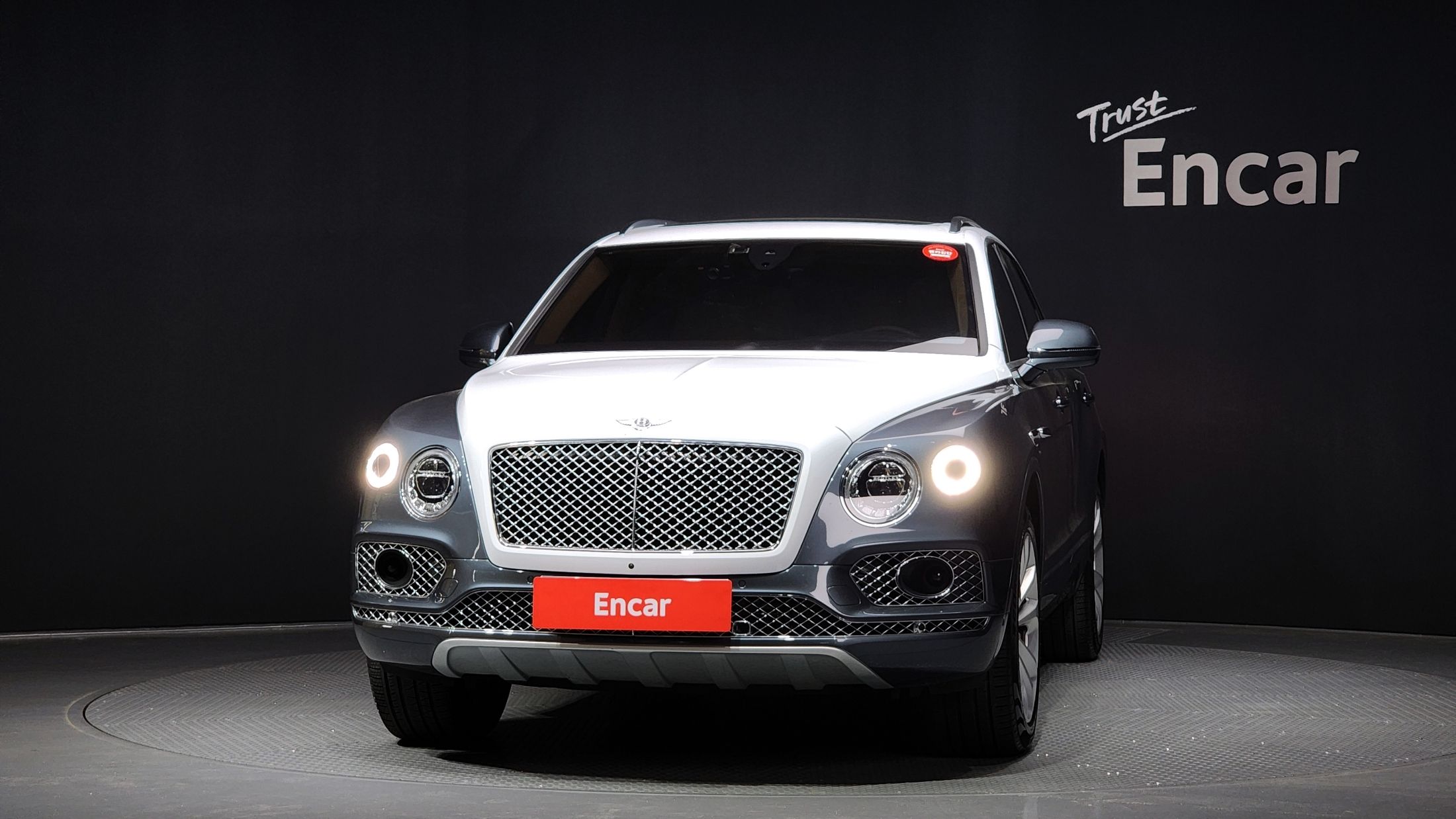 BENTLEY BENTAYGA 2020