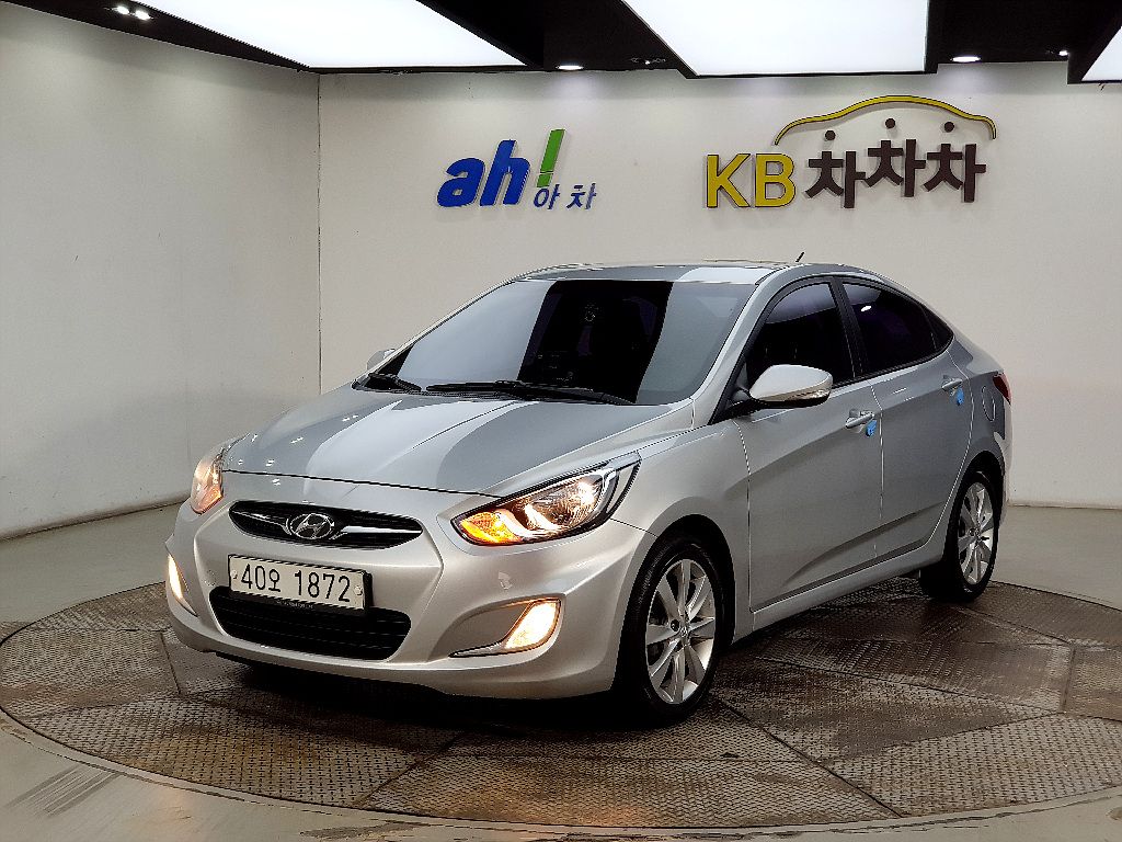 HYUNDAI ACCENT NEW 2012