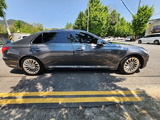 GENESIS EQ900 2017