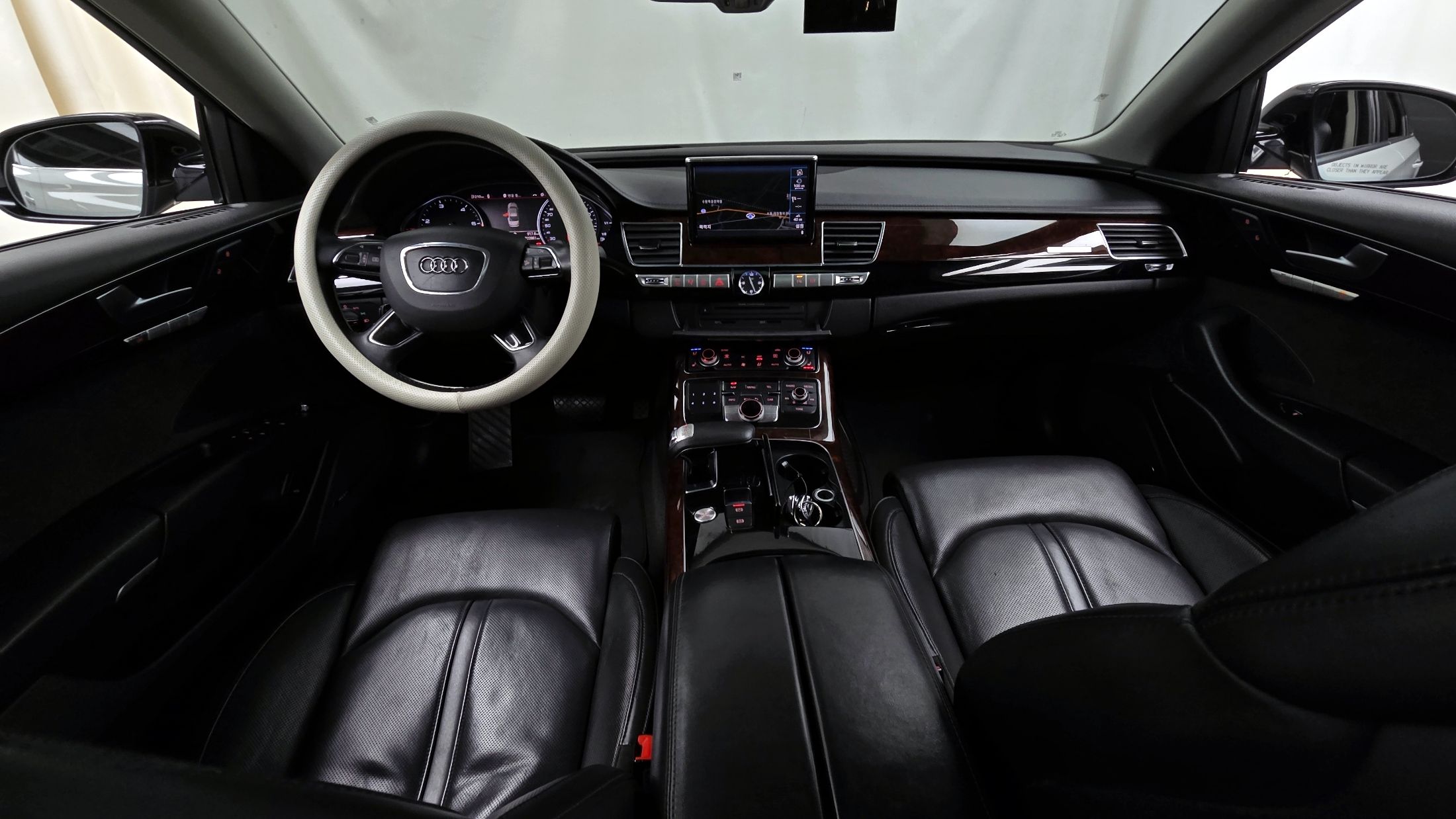 AUDI A8 2012