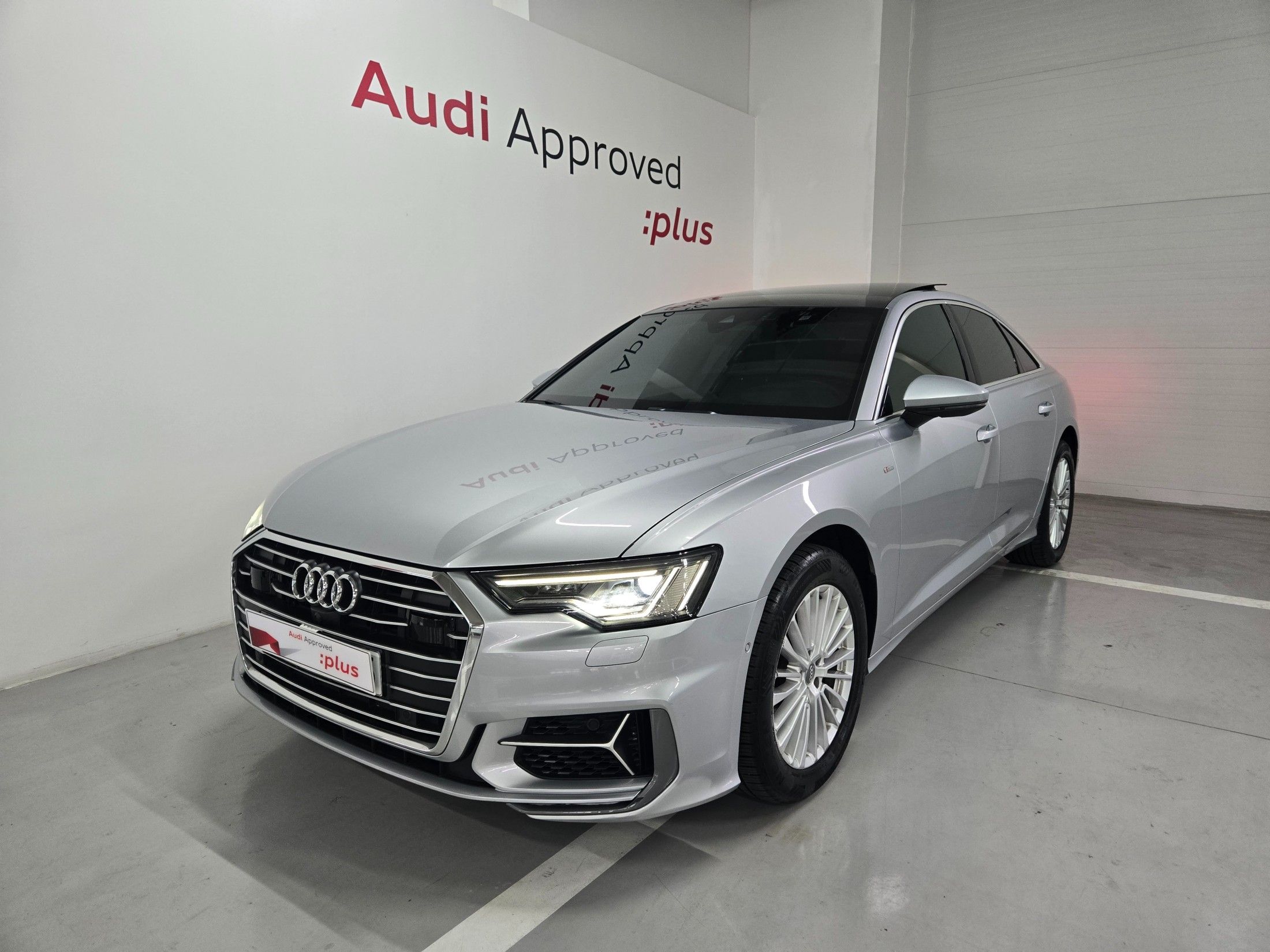 AUDI A6 C8
