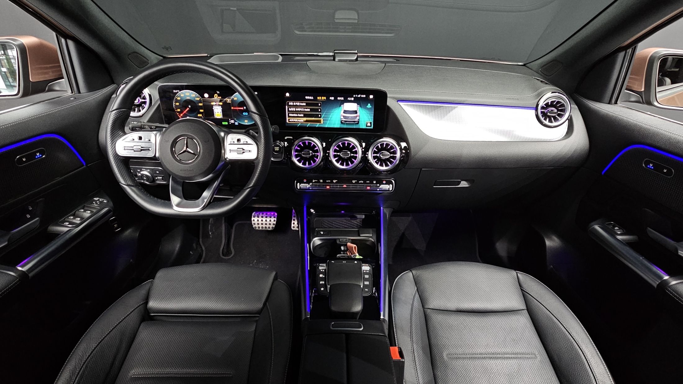 MERCEDES BENZ EQA H243