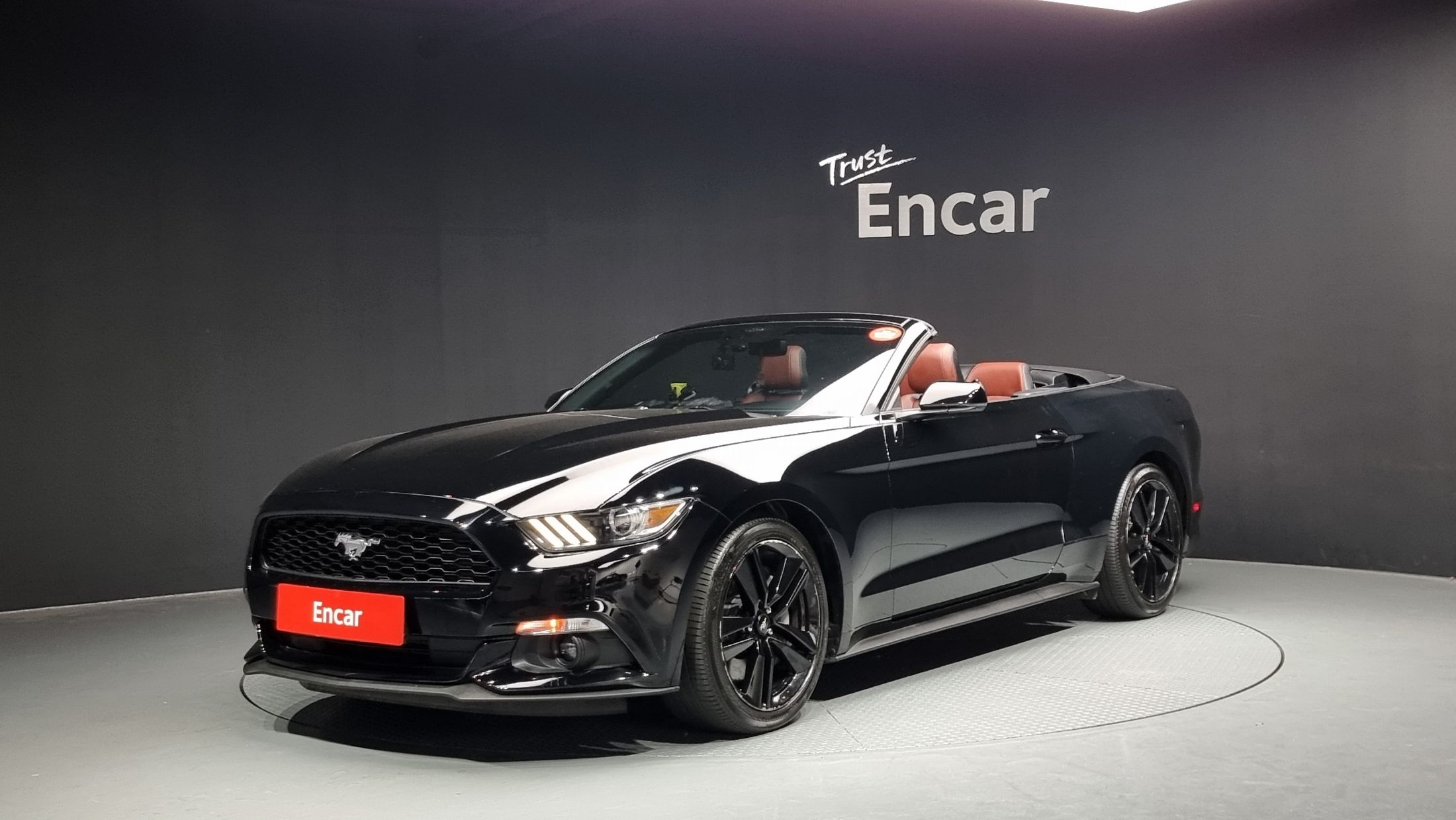 FORD MUSTANG