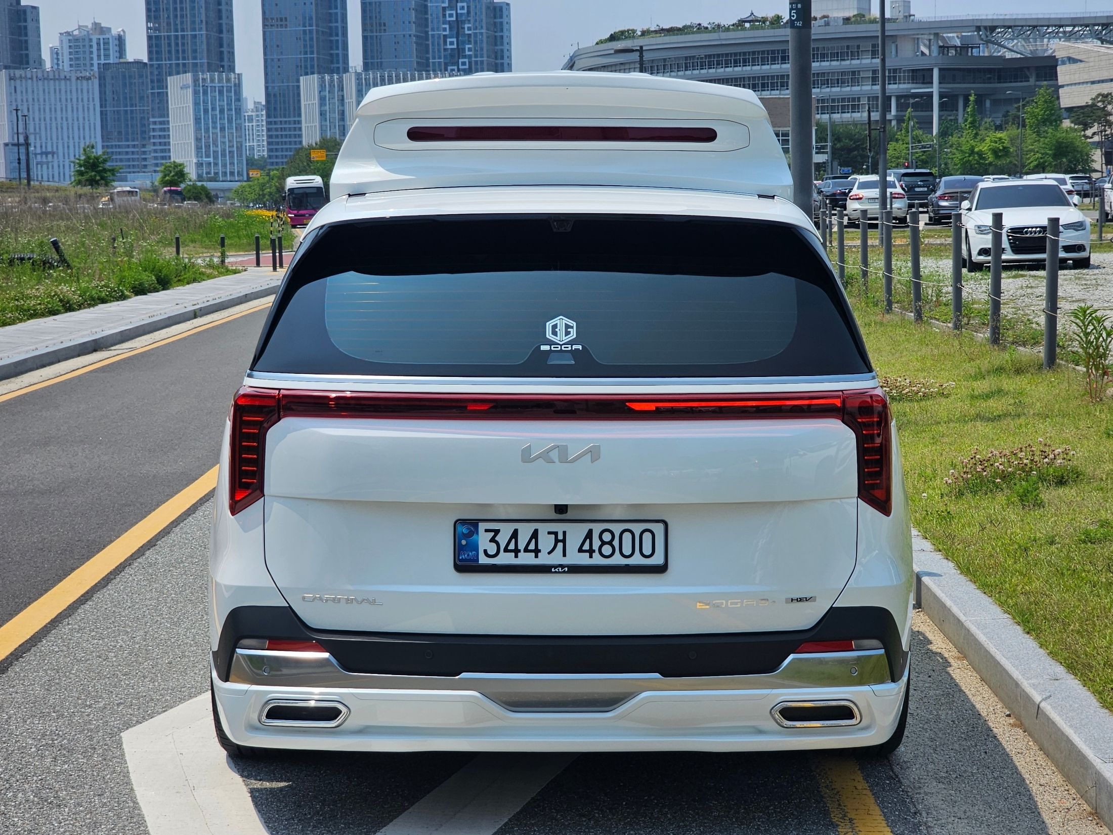 KIA CARNIVAL 2024