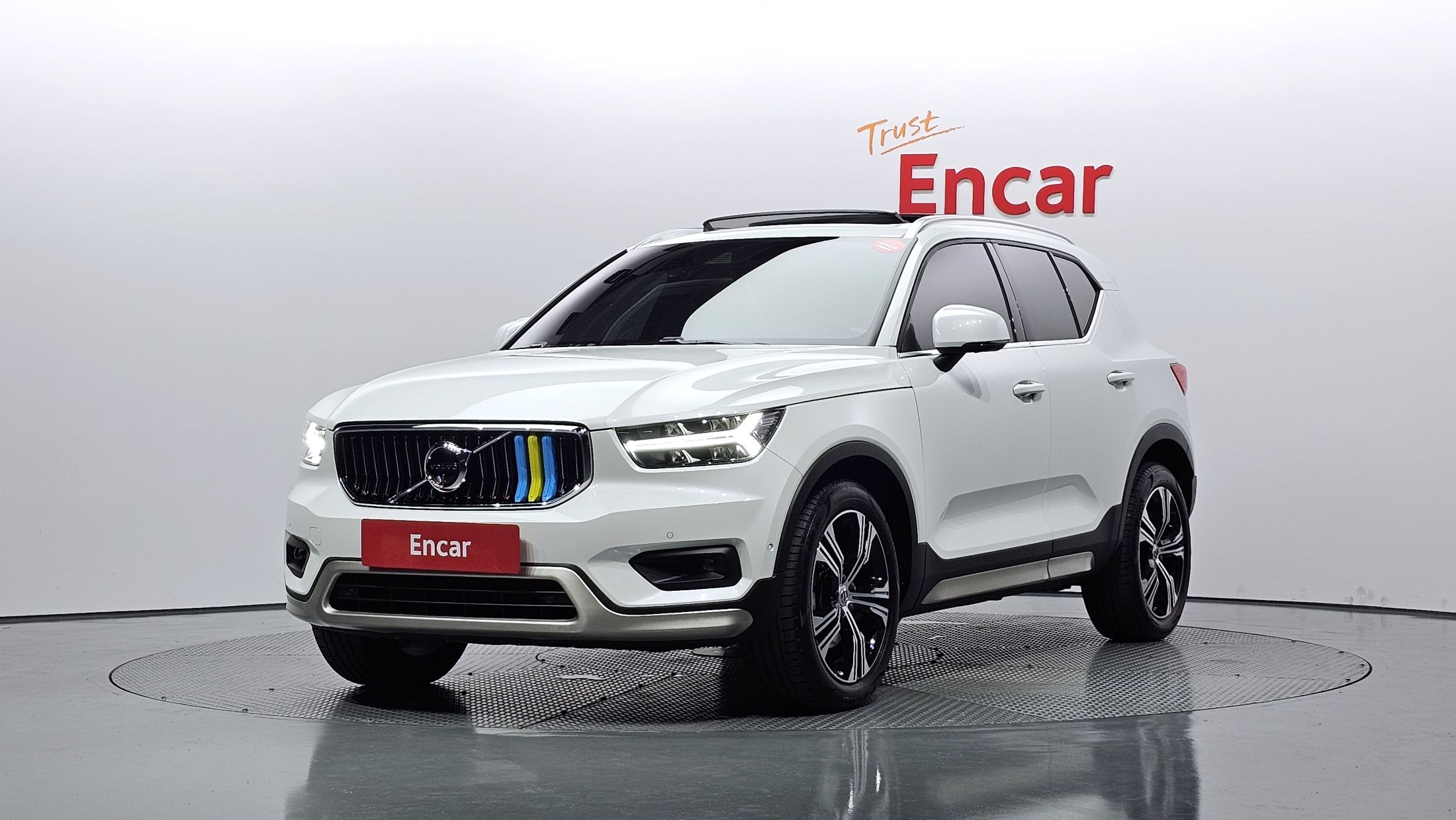 VOLVO XC40 2022