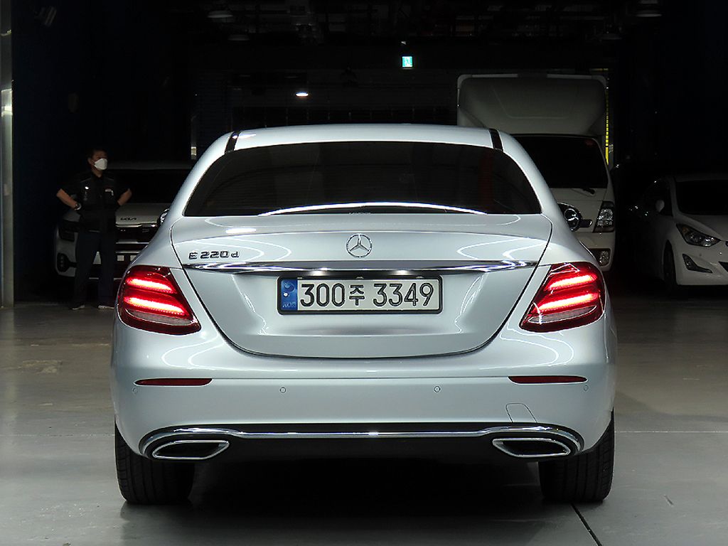 MERCEDES BENZ E-CLASS W213 2017