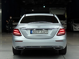MERCEDES BENZ E-CLASS W213 2017