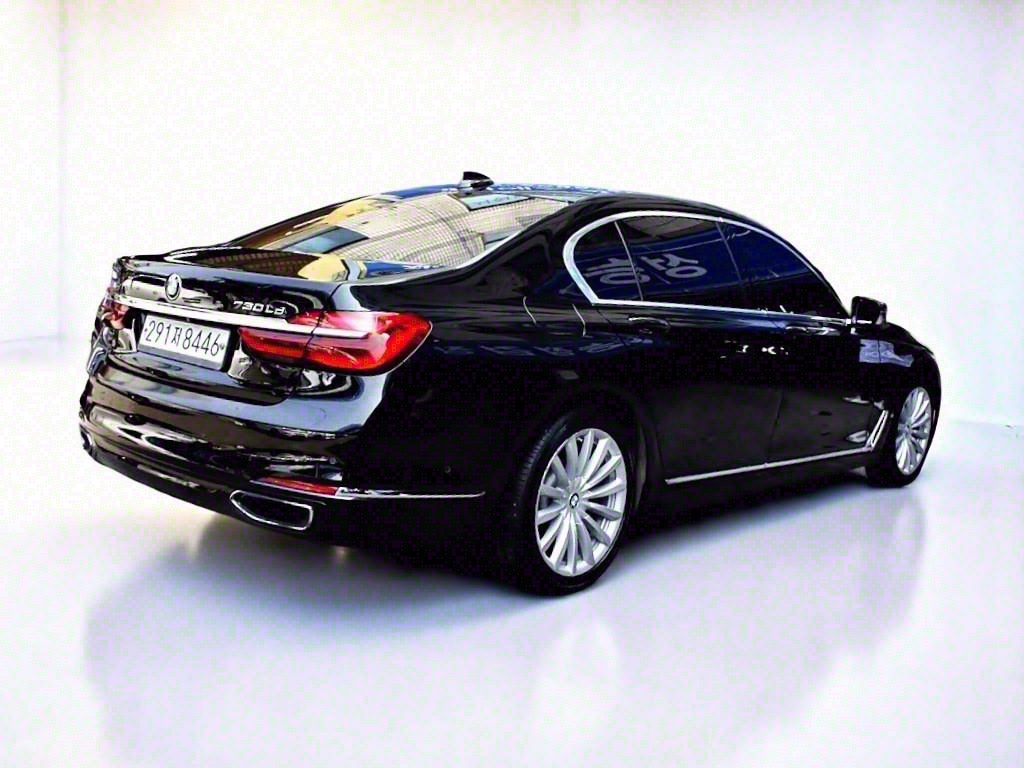 BMW 7-SERIES G11 2016