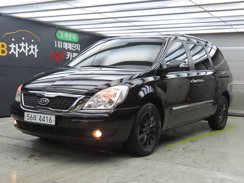 KIA CARNIVAL R 2012