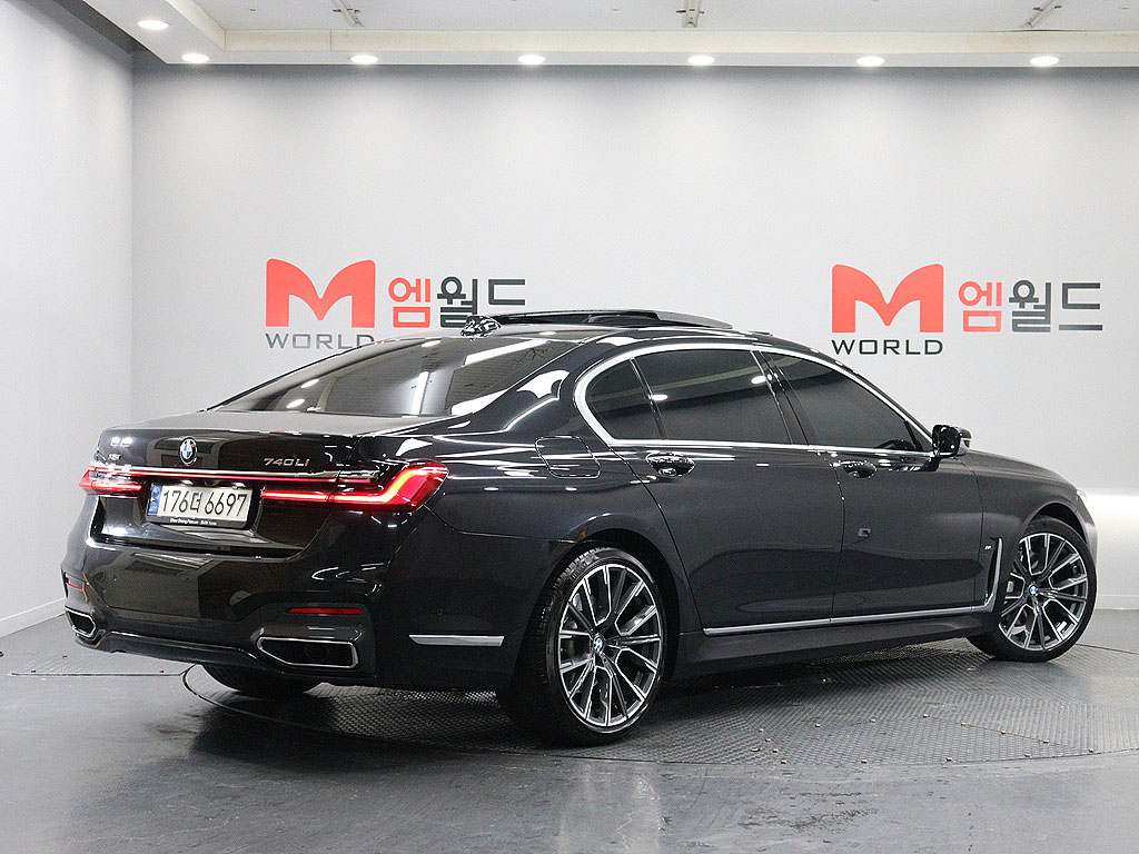 BMW 7-SERIES G11 2021