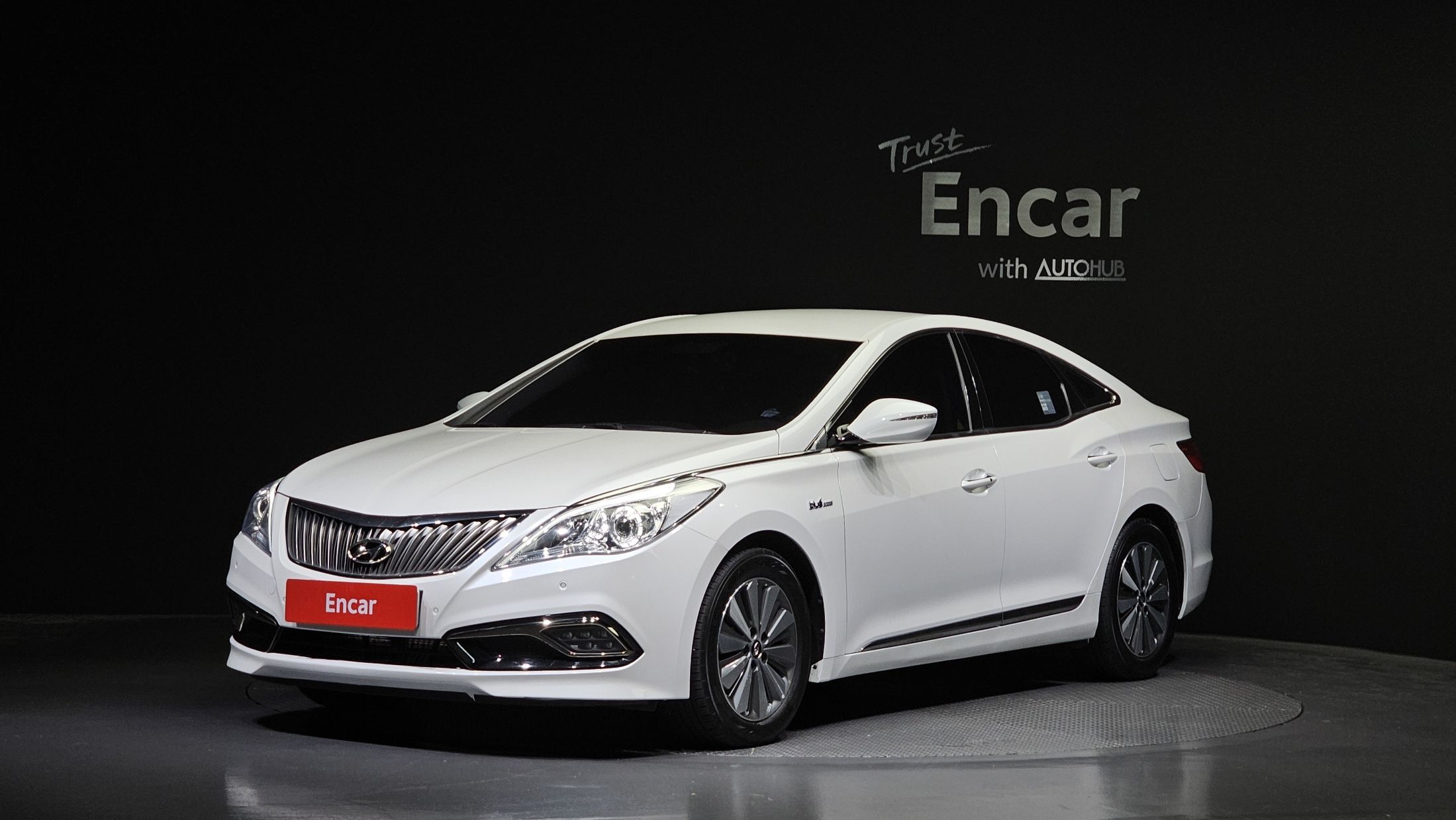 HYUNDAI GRANDEUR HG HYBRID 2016