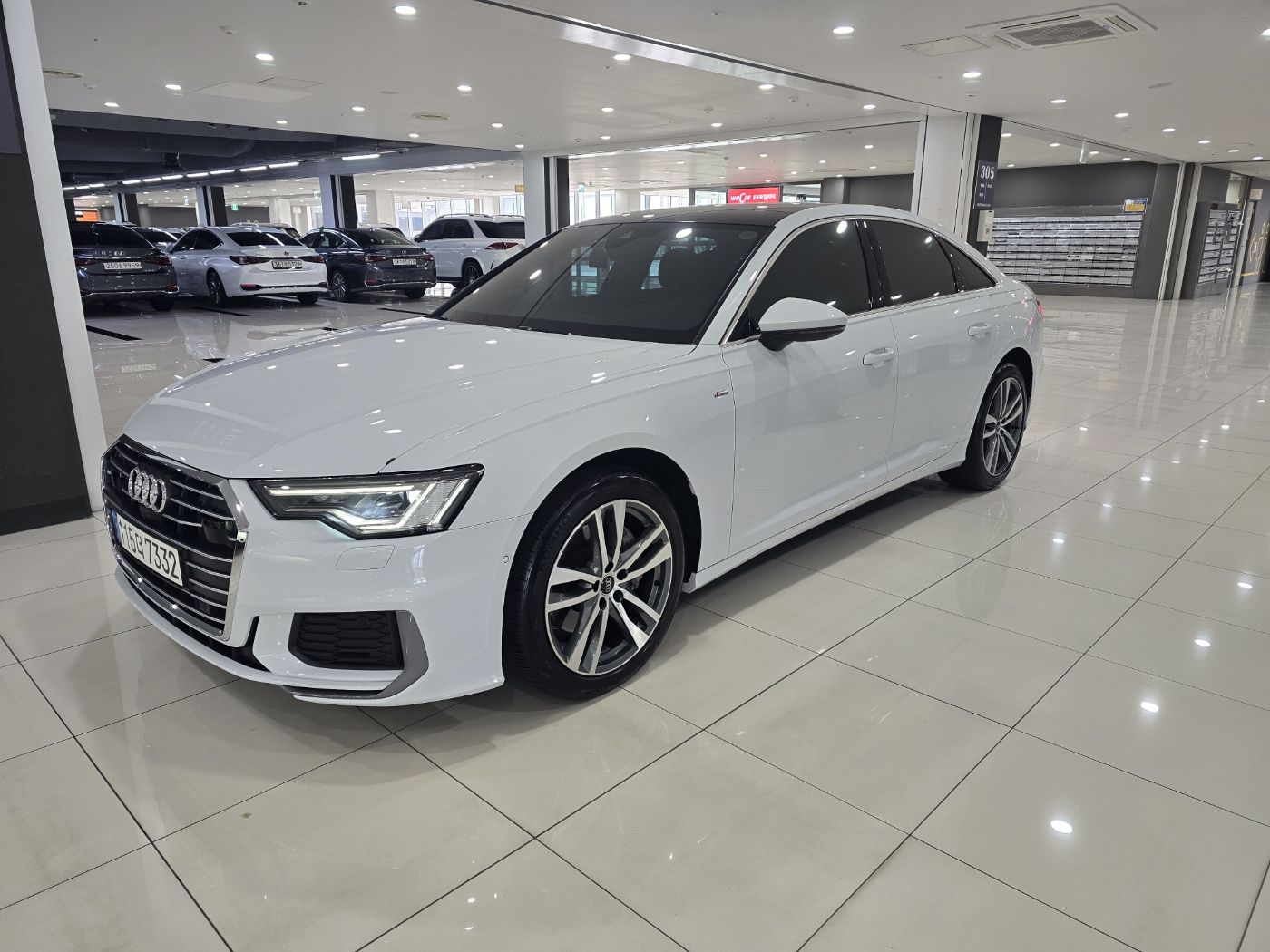 AUDI A6 C8