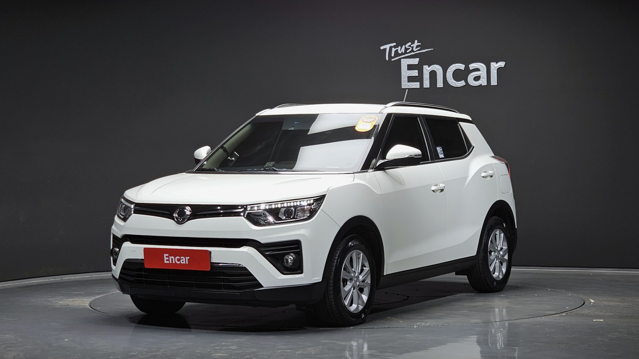 SSANGYONG TIVOLI VERY NEW