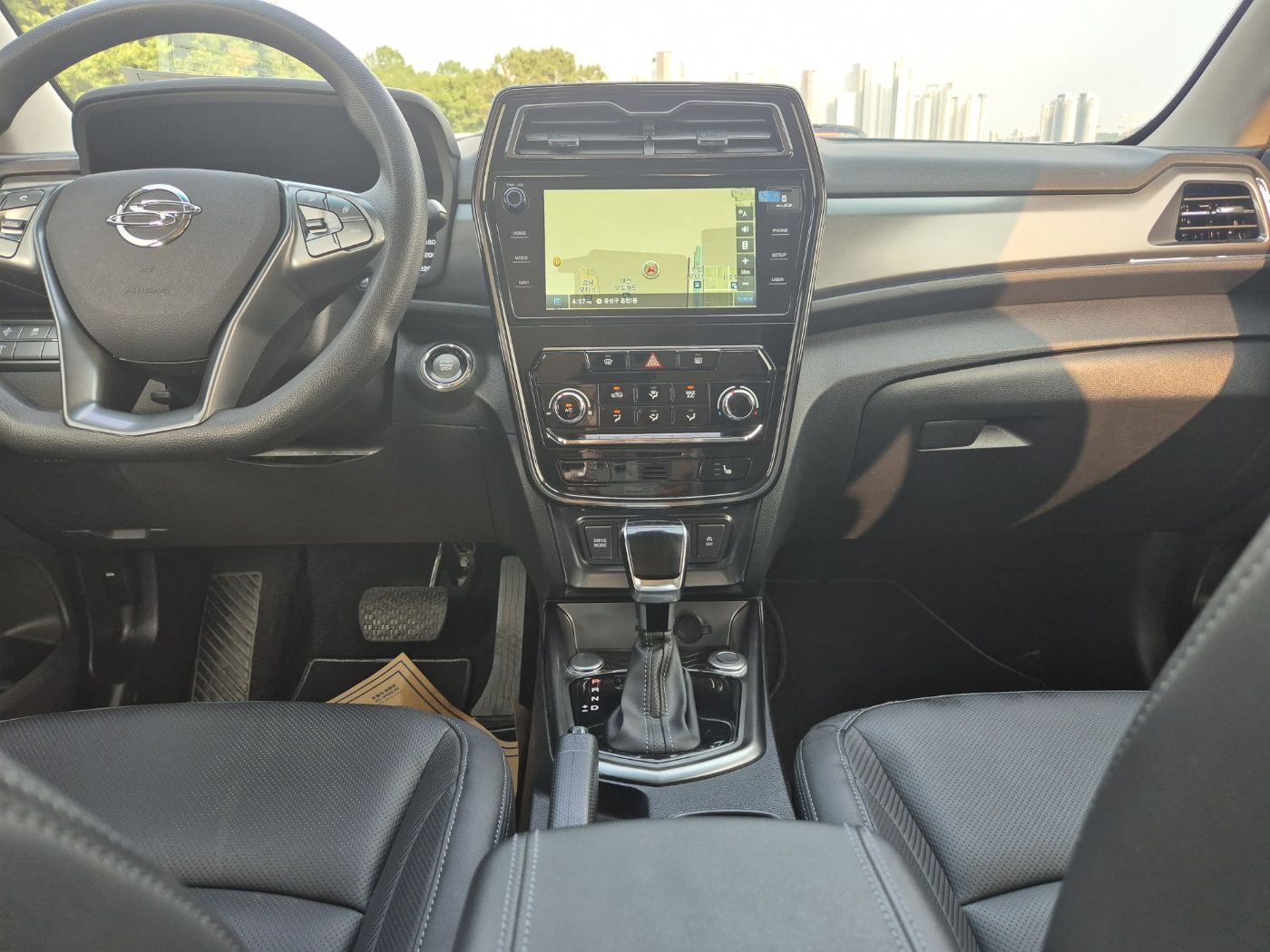 SSANGYONG TIVOLI VERY NEW 2021
