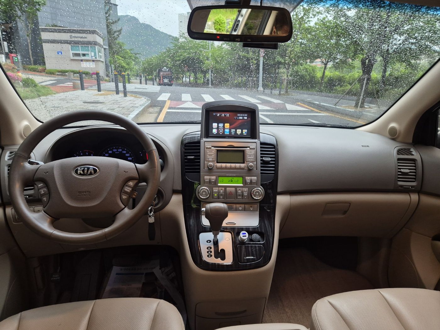 KIA CARNIVAL R 2013