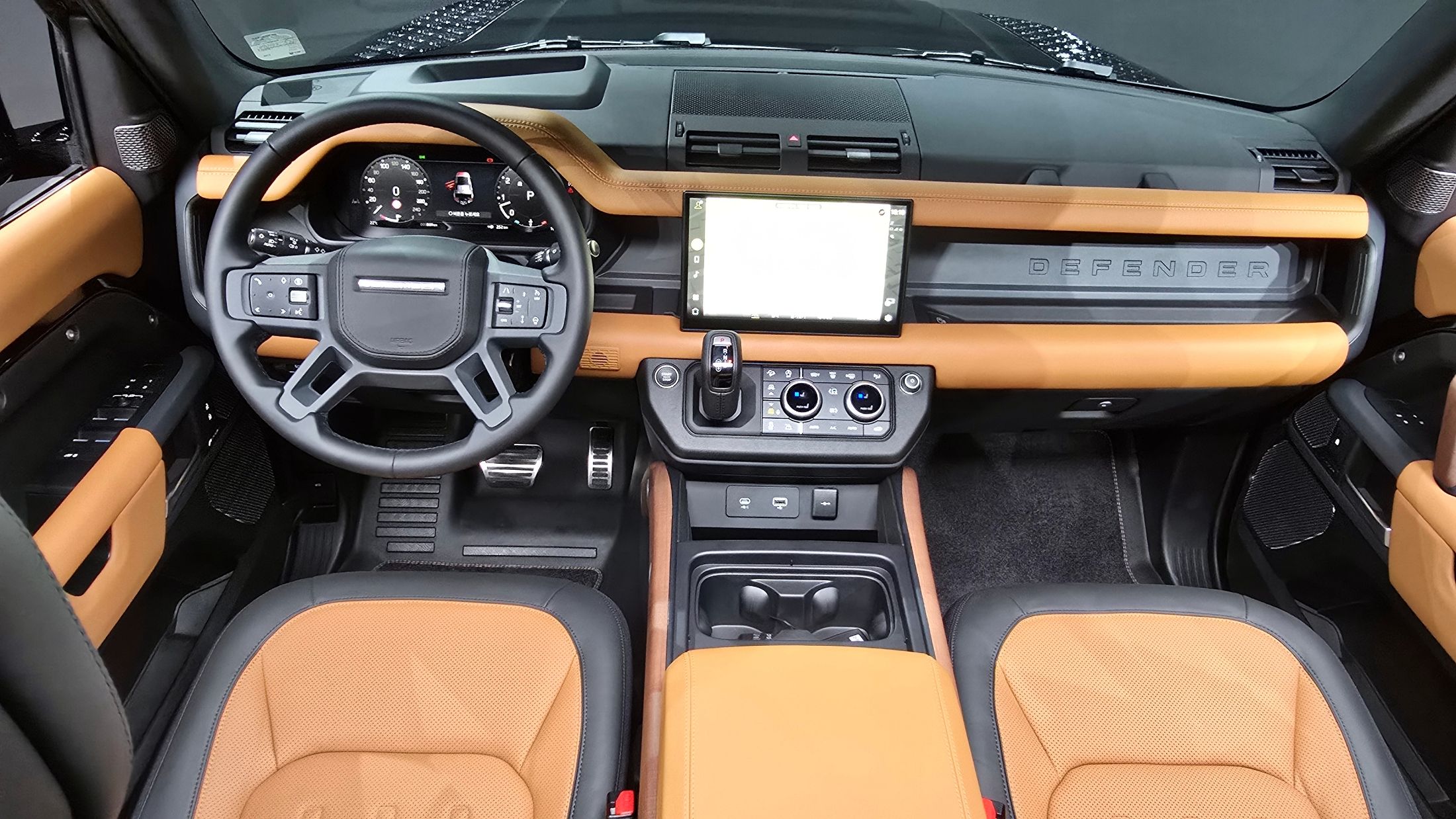 LAND ROVER DEFENDER L663