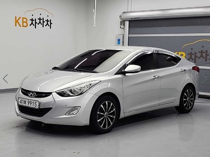 HYUNDAI AVANTE MD 2012