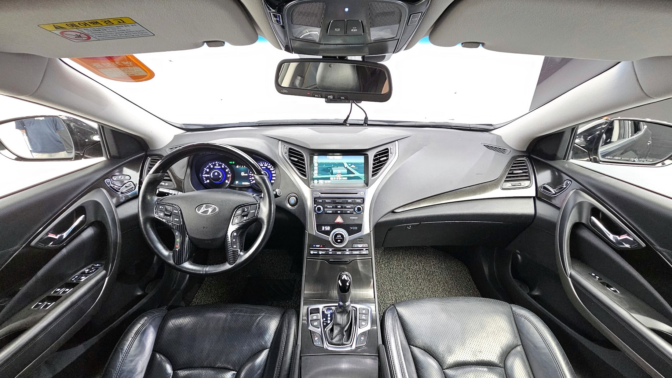 HYUNDAI GRANDEUR HG 2016