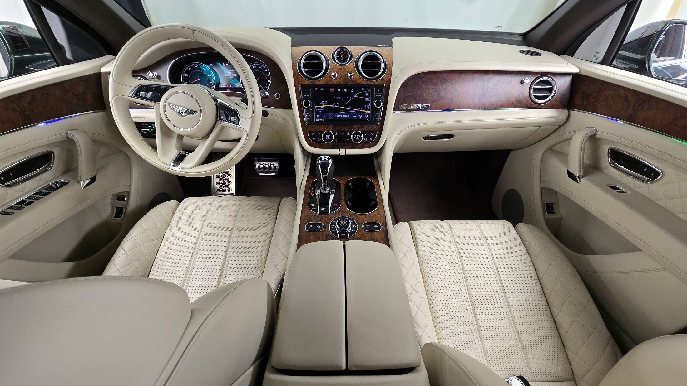 BENTLEY BENTAYGA 2018