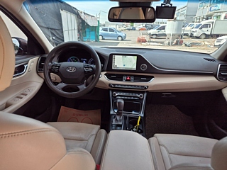 HYUNDAI GRANDEUR IG HYBRID 2017