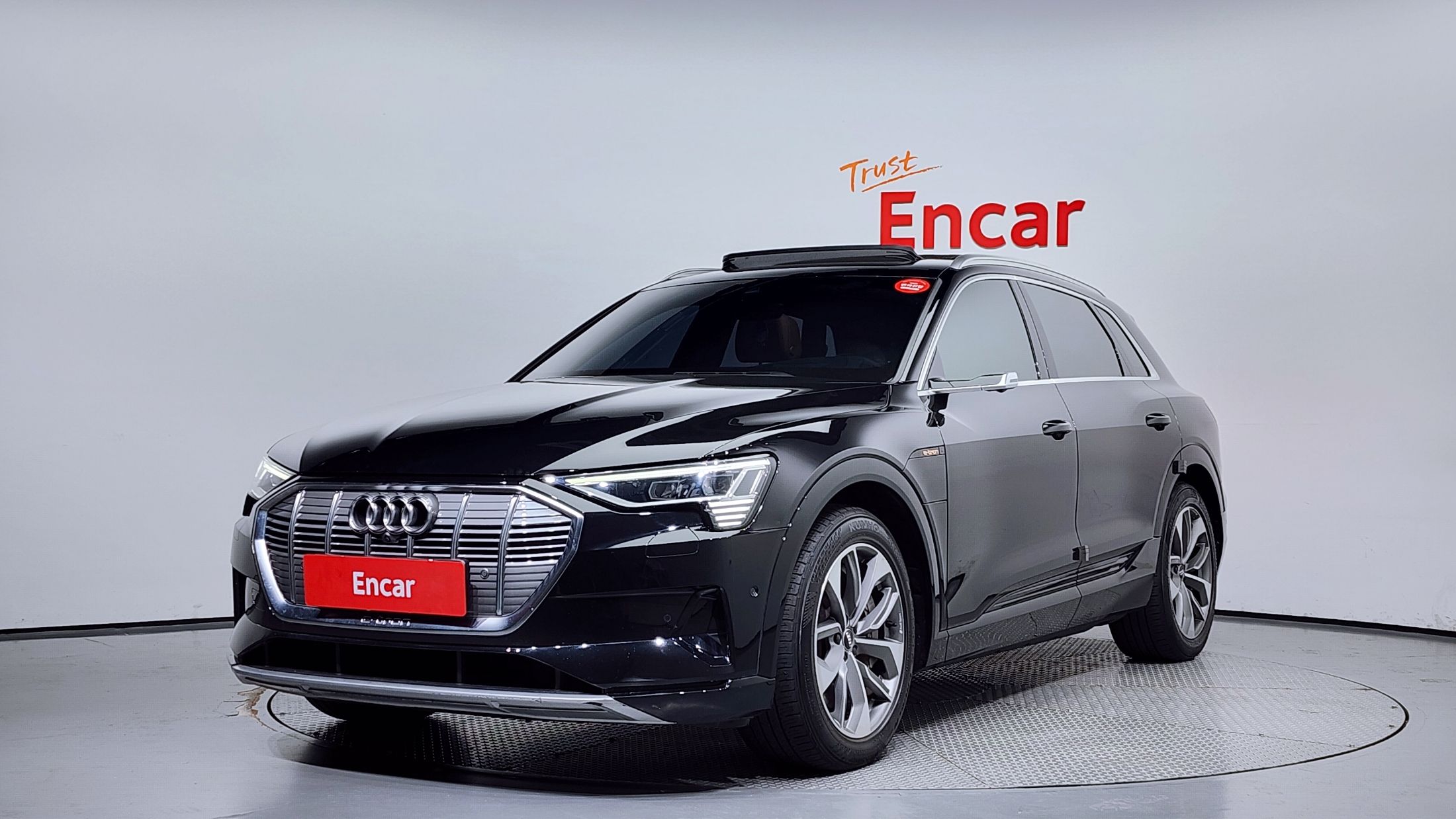 AUDI E-TRON