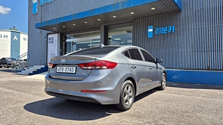 HYUNDAI AVANTE AD 2016