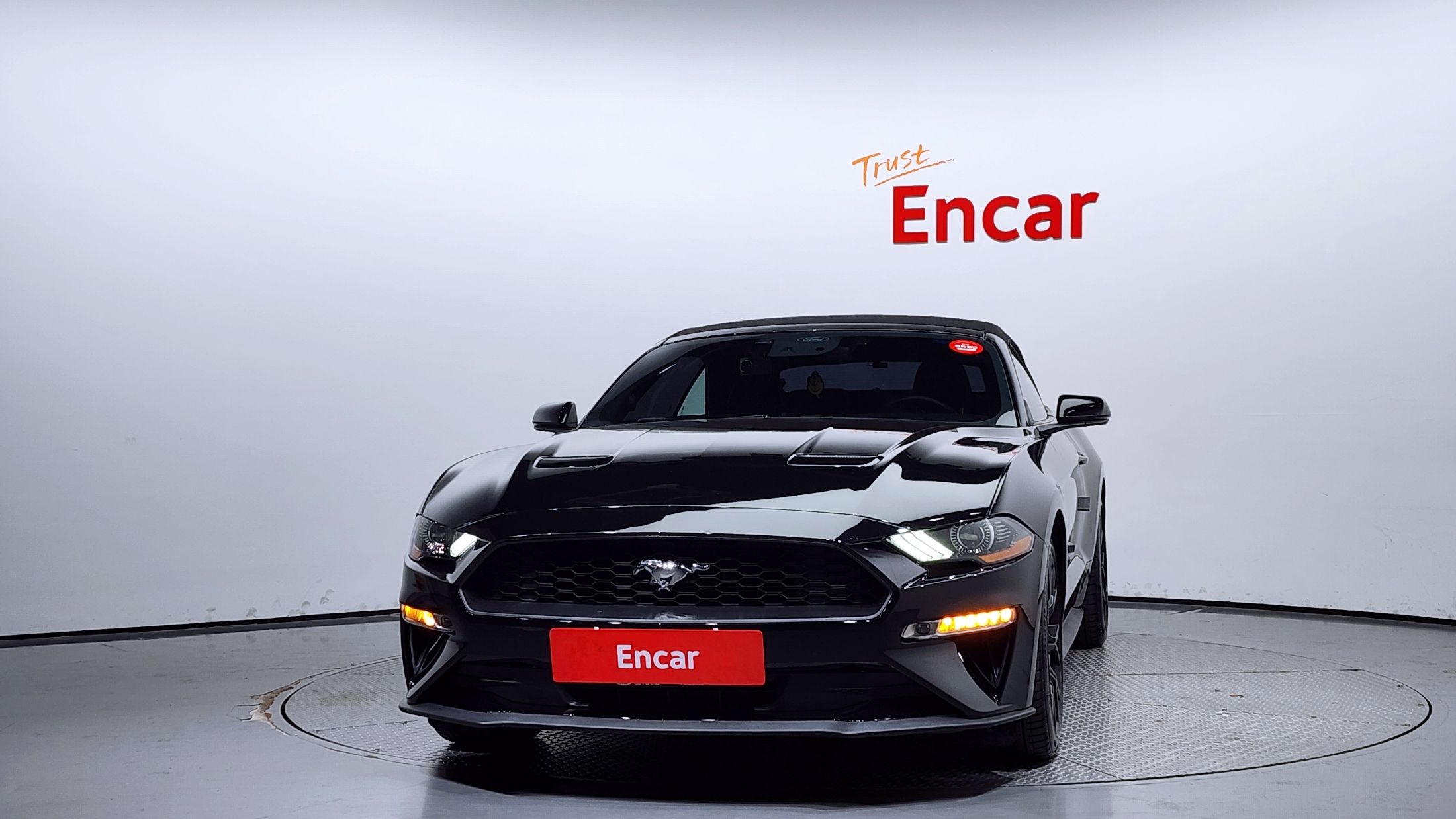 FORD MUSTANG