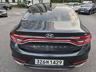 HYUNDAI GRANDEUR IG 2017