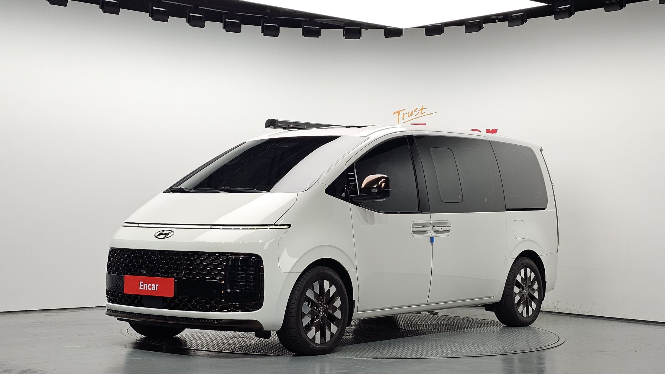 HYUNDAI STARIA 2023
