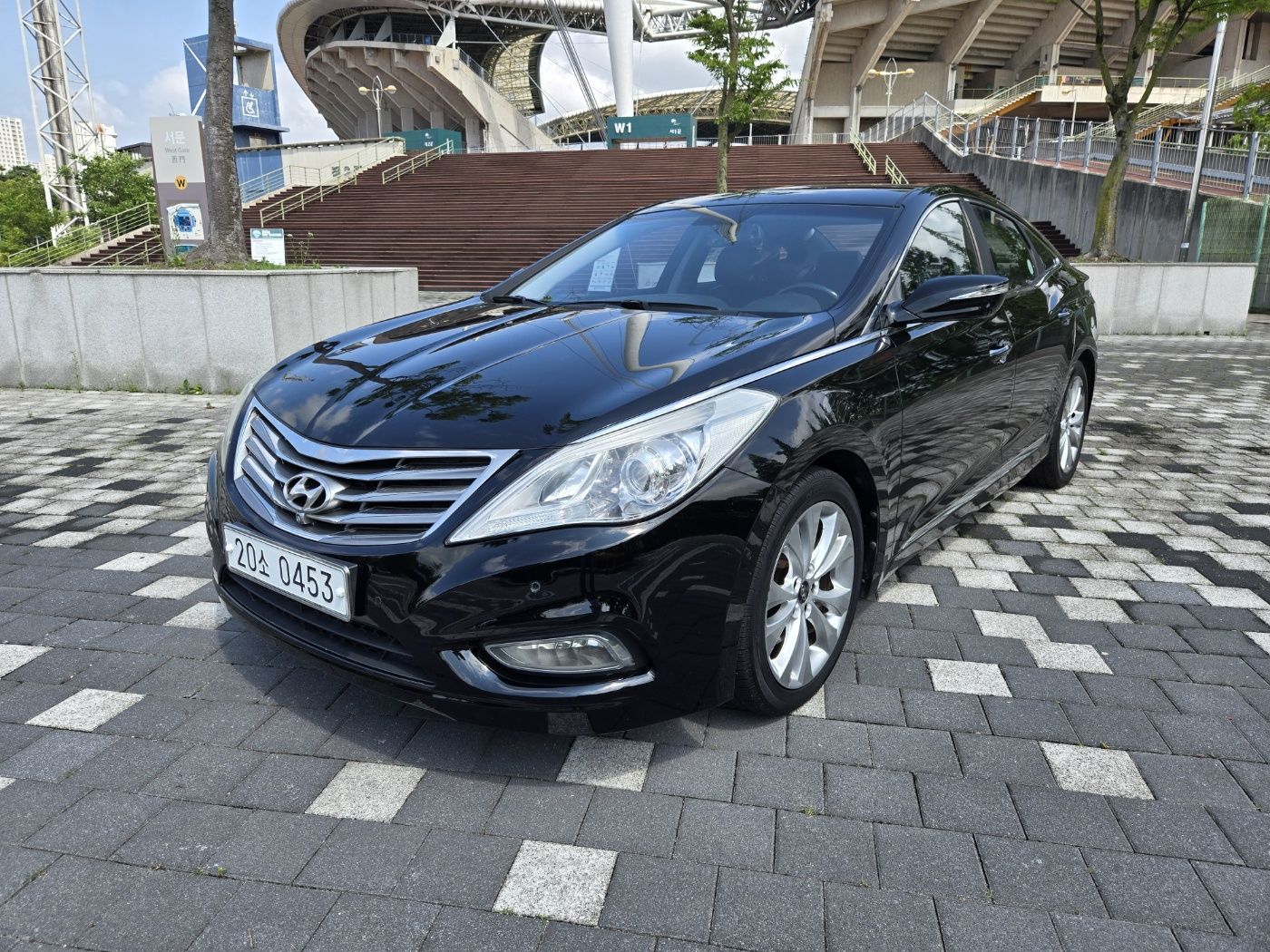 HYUNDAI GRANDEUR HG 2012