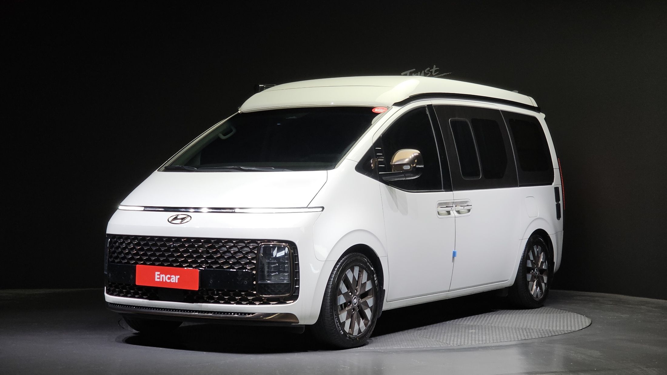 HYUNDAI STARIA 2023