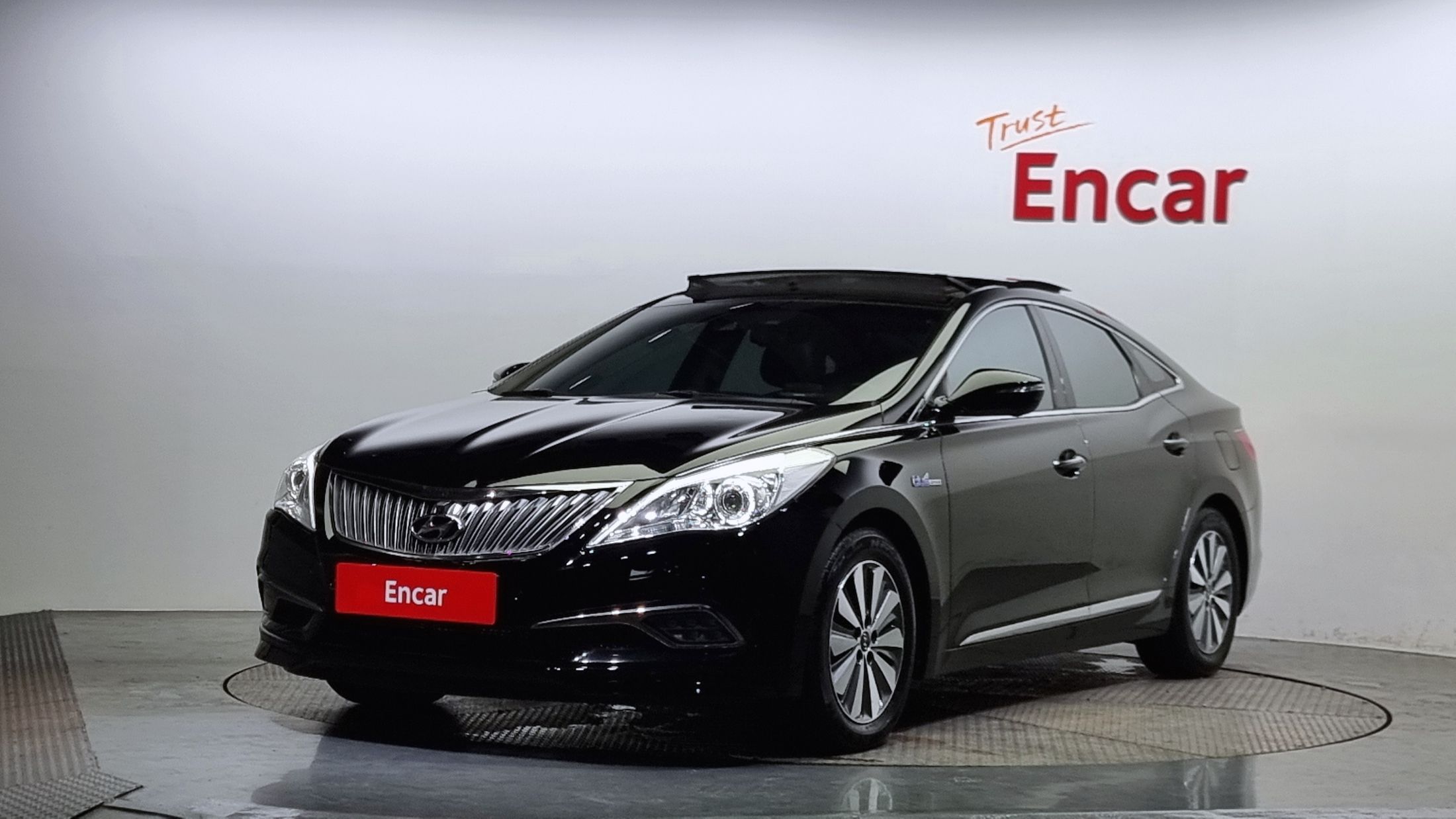 HYUNDAI GRANDEUR HG HYBRID 2014