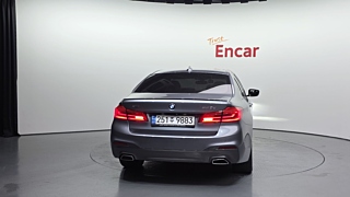 BMW 5-SERIES G30 2017