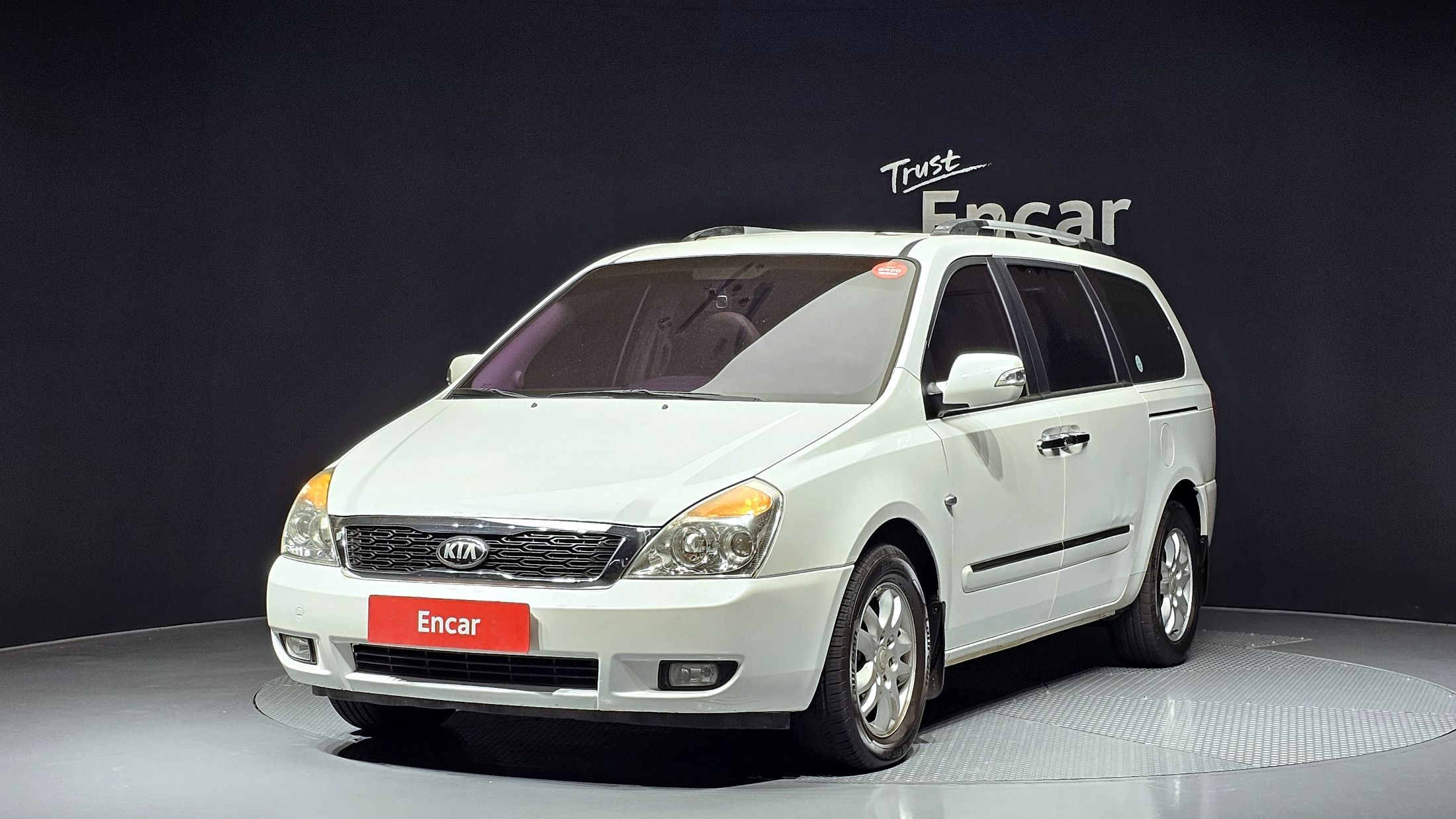 KIA CARNIVAL R 2012