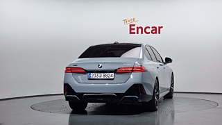 BMW 5-SERIES G60 2024